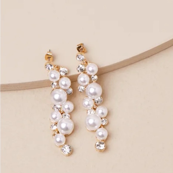 NWT Lulu's Gold and White Pearl Rhinestone Drop Earrings - Picture 2 of 4